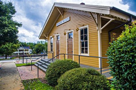 flowery branch train depot rental.